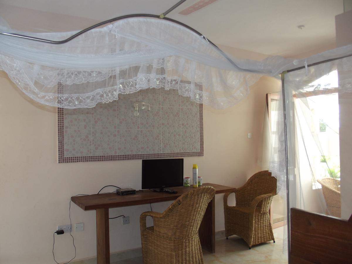Peacock Park Hotel Ukunda Luaran gambar