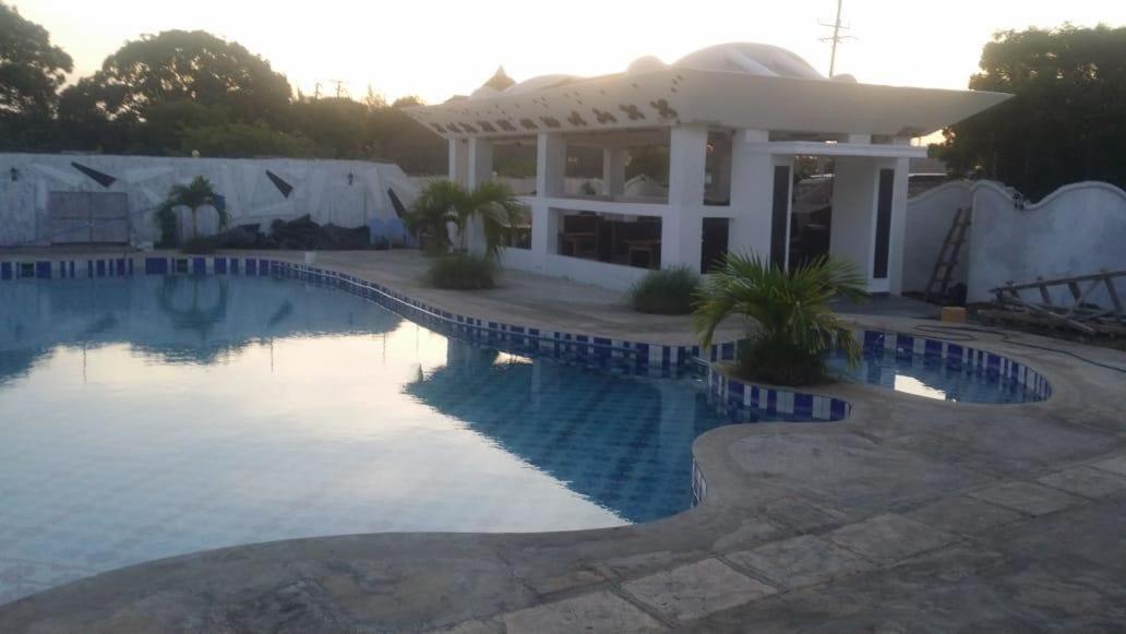 Peacock Park Hotel Ukunda Luaran gambar