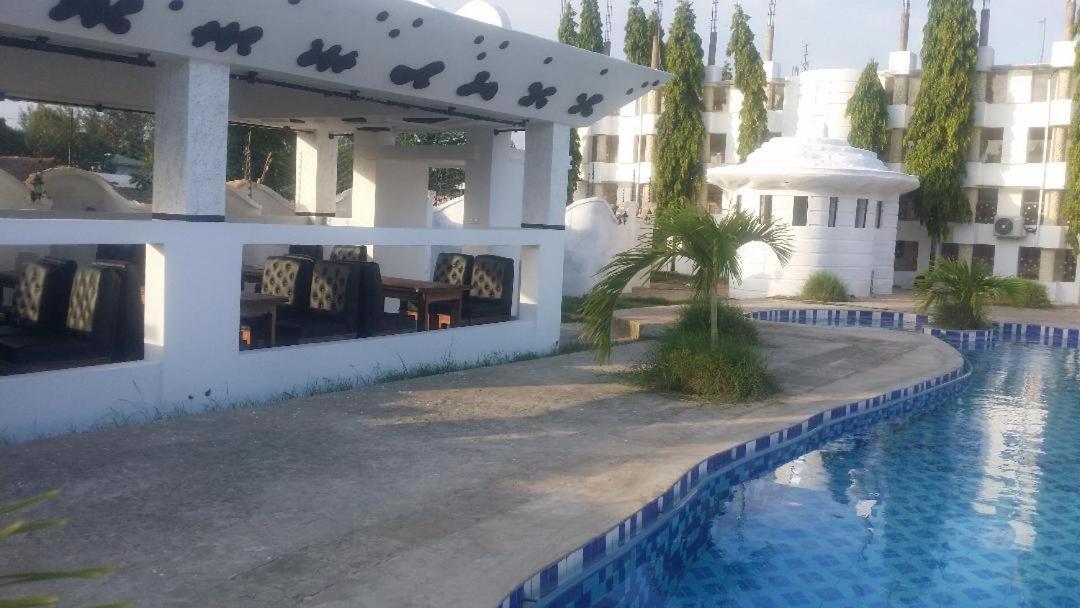 Peacock Park Hotel Ukunda Luaran gambar
