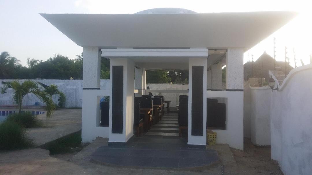 Peacock Park Hotel Ukunda Luaran gambar