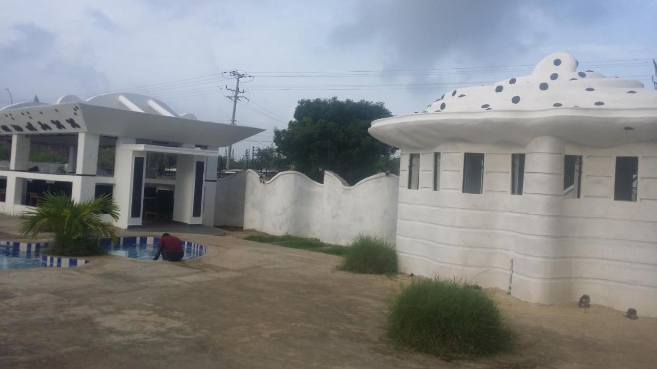 Peacock Park Hotel Ukunda Luaran gambar